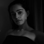 Apoorva Arora Instagram - In my frame: @apooarora Shot by yours truly #SagarKumarMunjwani #SKM #skmstudios #artofvisuals #portraitsofficial #photography #photooftheday #theportraitbazaar #gottolove_bnw #gtl_colorsplash #gottolove_human #mumbai #Blessed #TodayImGrateful #BelieveInTheUniverse 🙏🏻 @skmstudios Mumbai, Maharashtra
