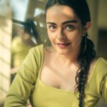 Apoorva Arora Instagram - “नज़र भर के देखती रहे तो ख़ुदा कर देती है, नज़र फेर ले तो ख़ुदा से जुदा कर देती है” Copied this sher because self simping ka shauk hai mujhe 🤌🏼 📸- @tusharmahajanofficial