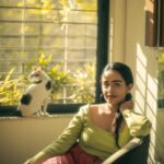 Apoorva Arora Instagram - IDEAL MONDAY EVENING 🐱 🌅 📸- @tusharmahajanofficial