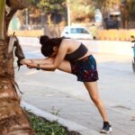 Apoorva Arora Instagram – *insert a random fitness quote* 

Sima from Mumbai, kidhar ho? 

📸- @ajaypatilphotography 
🧘‍♀️- @pallavikedia_yoga