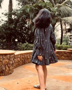 Apoorva Arora Instagram - Not a dump 💛🪷

Black dress/yellow coord set- @untungindia