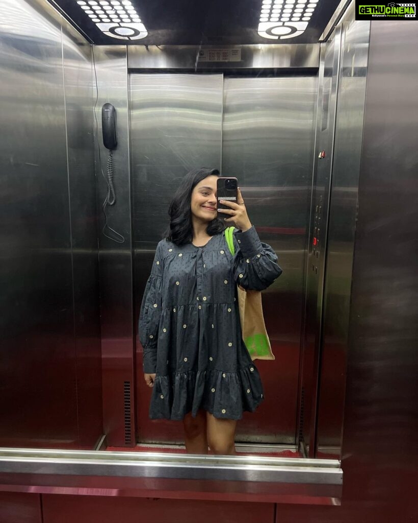 Apoorva Arora Instagram - Not a dump 💛🪷 Black dress/yellow coord set- @untungindia