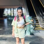 Apoorva Arora Instagram - Lost and found in Singapore 🩷 Out on @mxplayer Produced by- @1947.productions @nishchaygogia Directed by- @harshddedhia DoP- @jaybhansaliofficial