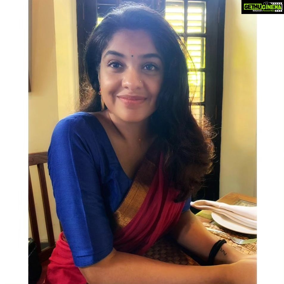 Archana Kavi Instagram - Worlds change when eyes meet... Trivandrum, India