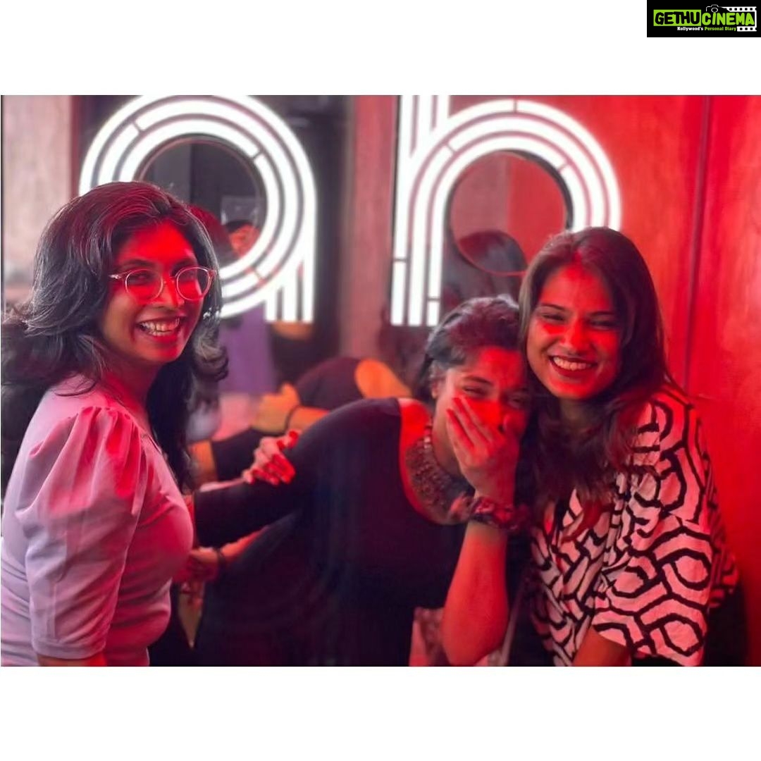 Archana Kavi Instagram - Why girls go to restroom together... My girls @deeptileslie @sheethalboban @keerthisharmar . . #restroomfun #girlgang Kochi, India