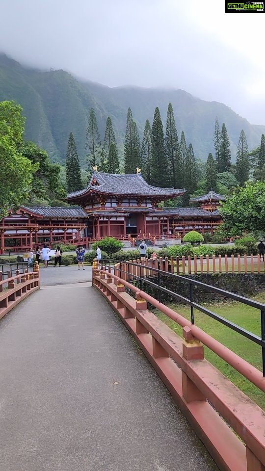 Archana Suseelan Instagram - @byodo_in_hawaii with @praveen2261 Byodo-In Temple, O'ahu, Hawaii