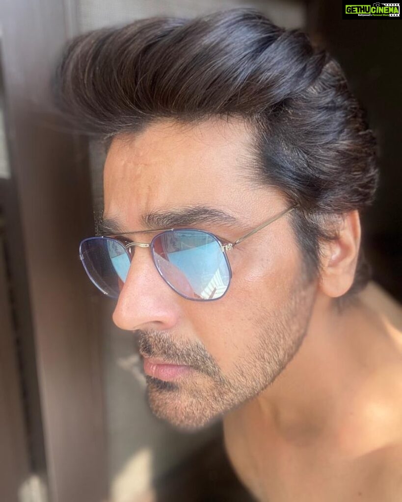 Arjan Bajwa Instagram - The right door for you will open without even knocking .. . . . . #arjanbajwa #bollywood #actorslife #mood #viral #viralvideos #reels #instagood #mensfashion #wednesday #vibes #menshair
