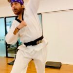 Arjan Bajwa Instagram - Not the best of me but getting there …. Started training with grand master @officialpervezkhan_kcmaat after long gap ..long way to go…. . . . . . . #arjanbajwa #bollywood #bollywoodactor #actorslife #martialarts #taekwondo #mensfitness #fitnesslife #fitnessmotivation #training #action #actionfigures #monday #mondaymotivation #mood #viral #reels #reelsindia #instareels