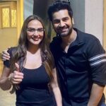 Arjan Bajwa Instagram - Ye Dhai kilo ka haath wala pose to banta hai when ur watching #gadar2 😅💪🏼💥👊🏼 Thanks @imeshadeol for keeping the screening for this amazing phenomenon @gadarmovie_official . . . . #arjanbajwa #bollywood #actors #actorslife #film #gadar2 #movies #mumbai #sunnysupersound #instagood #instadaily #picoftheday #mensfashion