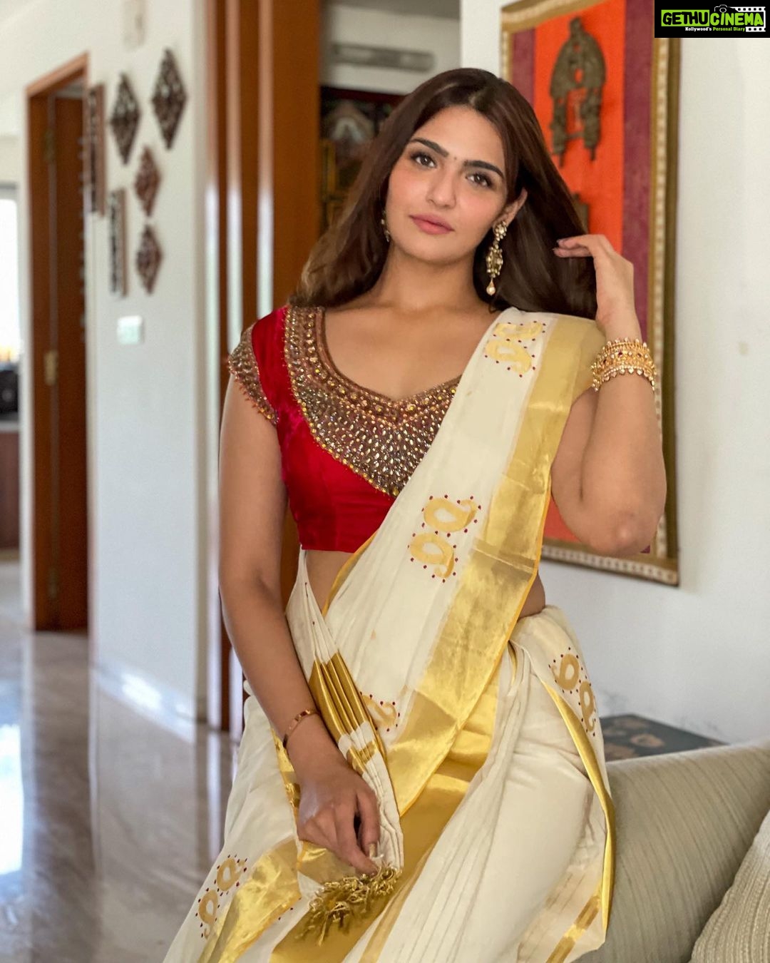 Arthi Venkatesh Instagram - Happy Onam! ✨