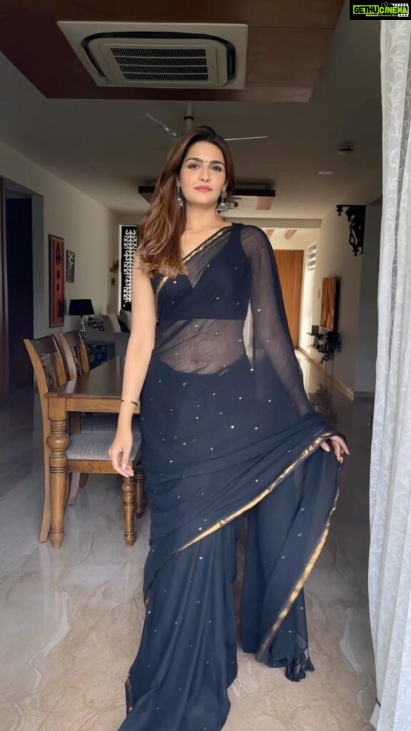 Arthi Venkatesh Instagram - I could live in black 🖤 Look 1 Top: @hunkemollerindia Trouser: @zara Look2 Saree @suta_bombay