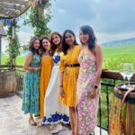 Arthi Venkatesh Instagram - Can’t complain, things are pretty grape 🥂 Picture courtesy @kamnavohra Wearing @houseofeda Baku, Azerbaijan