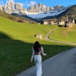 Arthi Venkatesh Instagram – Finding paradise wherever I go 

Travel partner @gtholidays.in 
.
.
.
.
.
#domites #italy #mountains #italianalps #travel #snowcap #hiking #serene #nature #wanderlust #beauty #alps #italian #pizza Dolomites, Italian Alps