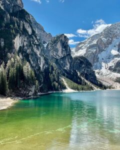 Arthi Venkatesh Instagram - Finding paradise wherever I go 

Travel partner @gtholidays.in 
.
.
.
.
.
#domites #italy #mountains #italianalps #travel #snowcap #hiking #serene #nature #wanderlust #beauty #alps #italian #pizza