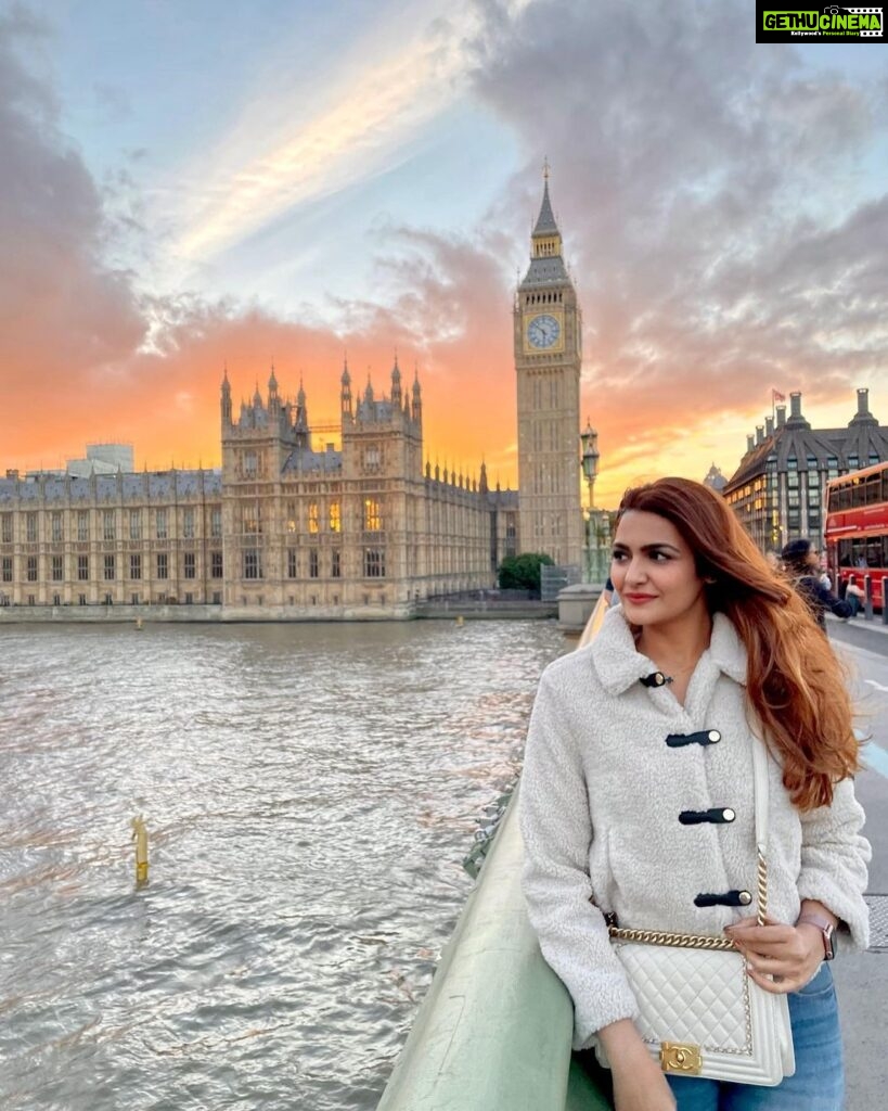 Arthi Venkatesh Instagram - 🇬🇧❤️✌🏼 London, United Kingdom