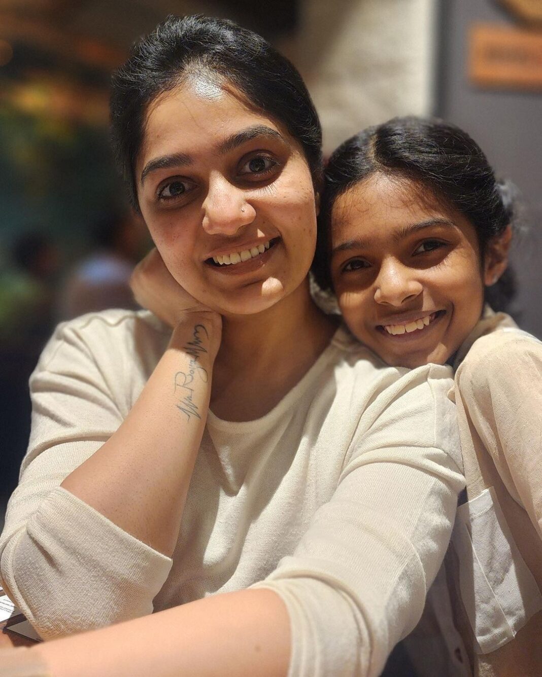 Arya Instagram - ഈ ആഴ്ചയിലെ അമ്മയും കുഞ്ഞും 🤪🫣💕 ഫോട്ടോ കടപ്പാട് : @sibin_reng 🥶 #mammamia #babygirl #loveofmylife #myworld #happiness #allthingsbeautiful