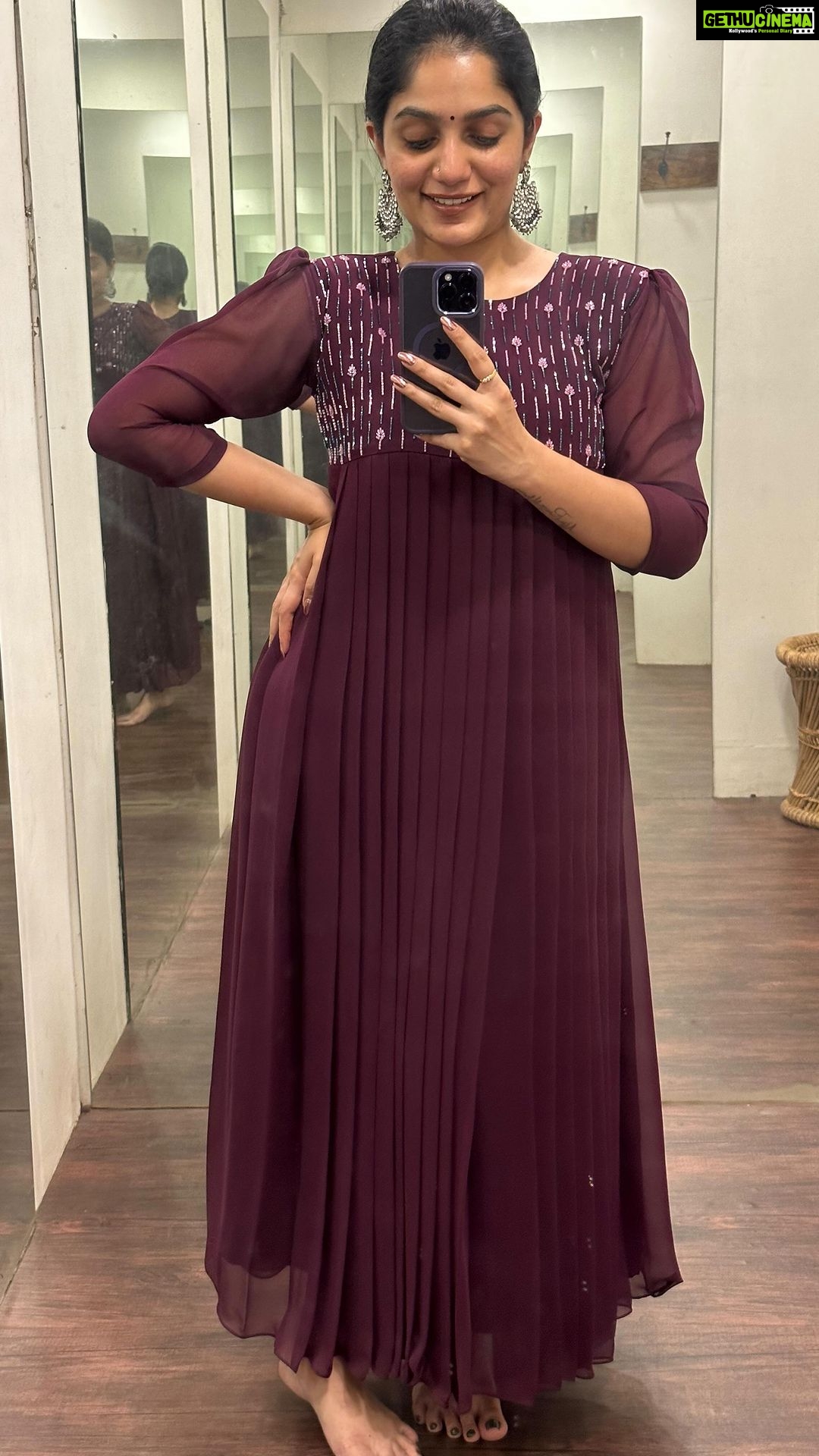Arya Instagram - Sooooo in love with this designer KURTI GOWN from @aroya_by_arya_resmi ❤️ Being classy is my teenage rebellion 😎😇 #dressup #instamood #makeup #prettydresses #smile #happiness #postivevibes Aroya - By Arya & Resmi
