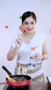 Arya Instagram - ITS CHRISTMAS TIME!!!! AND CHRISTMAS TO ME IS ALL ABOUT MY FAV PEOPLE AND GOOD FOOD!!!! SO HERE’s SHARING A VEEY SPECIAL CHRISTMAS RECIPE THAT YOU GOTTA TRY ❤️❤️ Perfect Happy Christmas #eastern #perfectchristmas #perfect #perfrcttaste partner #perfecttaste #perfectcolour #perfectsmell (+ other hashtags) #christmas2022 #christmasspecial 🎥 : @shalih_cocktail