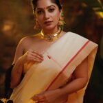 Arya Instagram - ഓണം 2023 🌸💕 Captured and post Production @plan.b.actions @jibinartist Assisted by @dayonphotos Styling @sabarinathk_ Saree @kanchivaram.in Jewelry @mayoorajewelerydesigns MUA @vikramanvijitha Studio @maxxocreative #onam #2023 #tradition #makeup #dressup #festive