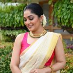 Arya Instagram - ഉത്രാടം 2023 🌸 Saree @kanchivaram.in MUA @brandy_makeup_artist Jewelry @mayoorajewelerydesigns Styling @sabarinathk_ Pc @rojan_nath #onam #festive #happiness #onam #2023