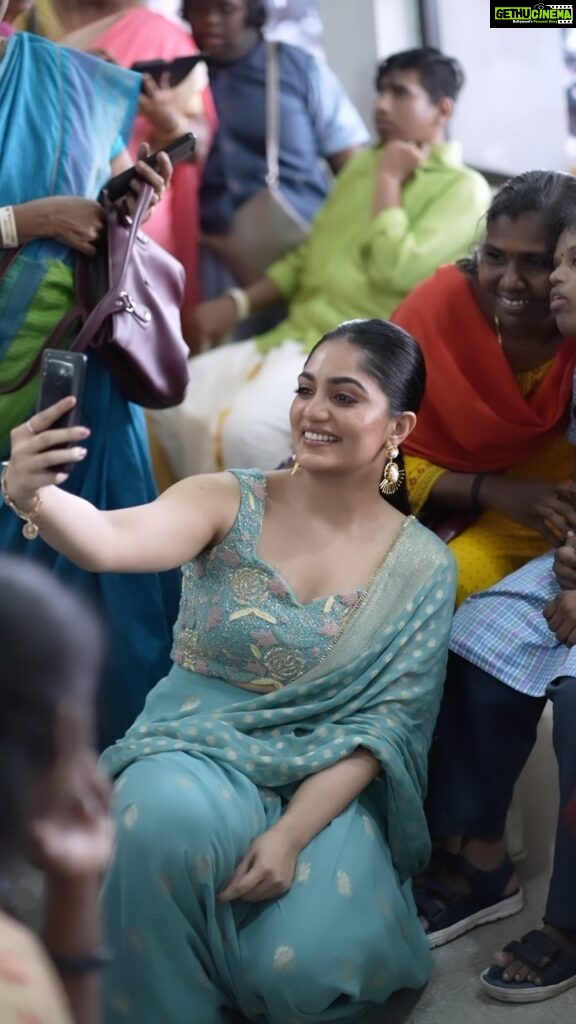 Arya Instagram - This Onam, May your lives be as beautiful as the Onam Sadya ❤️, and your life as vibrant as the pookalam🌼 Amazing experience with Philips for the great initiative for Underprivileged, I am looking forward to next year’s event 😍 Also, this Onam will be more delicious for me as I have been planning my celebration with my new Philips Air Fryer, you do it Go, and buy right now. Available in all electronic stores and e-commerce sites. #WhatsNewOnTheMenu #philipsgrandonamsadya #philipshomeliving #happyOnam #sadyawithsmile