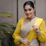 Arya Instagram - Just coz I love these ones ❤️🌸🌼 #vishu2023 Saree @kanchivaram.in Jewelry @ezerjewellery MUA @shoshank_makeup Styling @sabarinathk_ Pc @nithin_c_nandakumar
