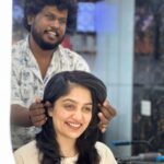 Arya Instagram - Change venam atre Change !!!! Inna pidicho!!! Back to short hair and it feels awesomeeeeee ❤️ Thank you my darlings @sajithandsujith 😍 #chop #haircut #newlook #timeforchange #allsmiles😊 Sajith & Sujith