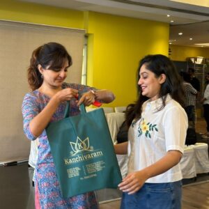 Arya Instagram - There are times in life when words are just not enough to express certain feelings… This was one such moment… Chechi… thank you for being the sweetest and kindest to me .. Means a lot … thank you and much much love Always ❤️😘 @manju.warrier 💕

Pc @pranavraaaj 😍

#happiness #speechless #overwhelmed #manjuwarrier #chechi #sweetheart