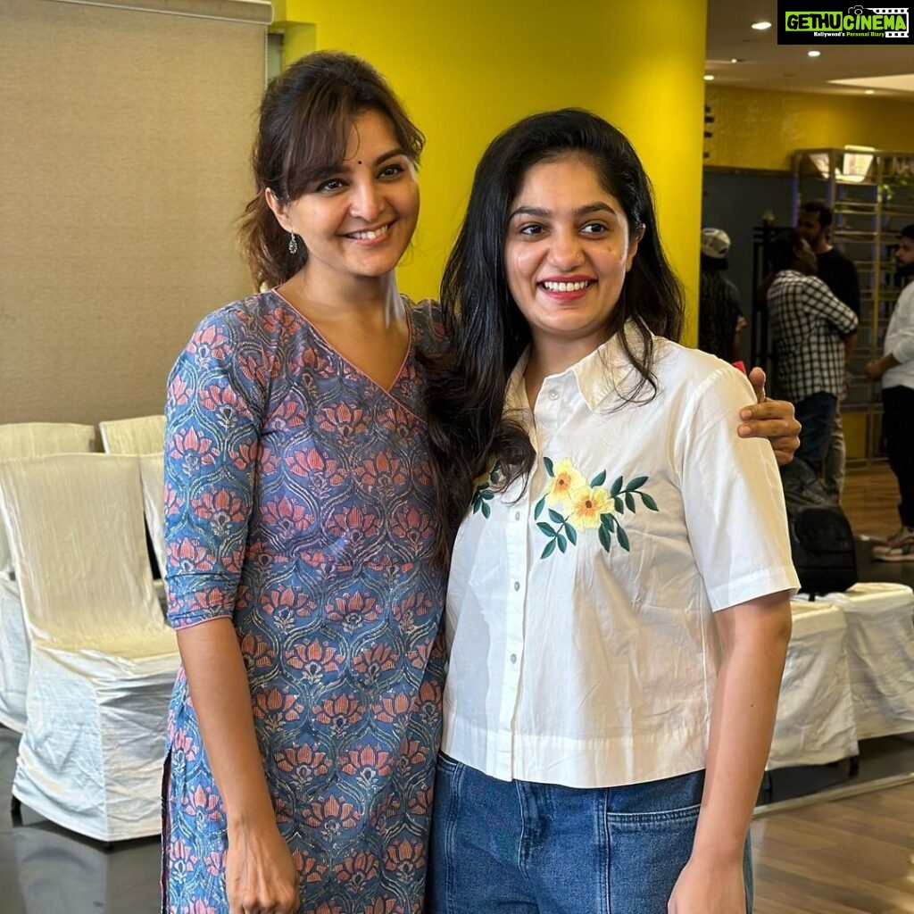 Arya Instagram - There are times in life when words are just not enough to express certain feelings… This was one such moment… Chechi… thank you for being the sweetest and kindest to me .. Means a lot … thank you and much much love Always ❤️😘 @manju.warrier 💕 Pc @pranavraaaj 😍 #happiness #speechless #overwhelmed #manjuwarrier #chechi #sweetheart