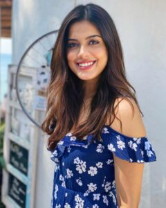 Asha Bhat Instagram - Kinda bright 😊🦋