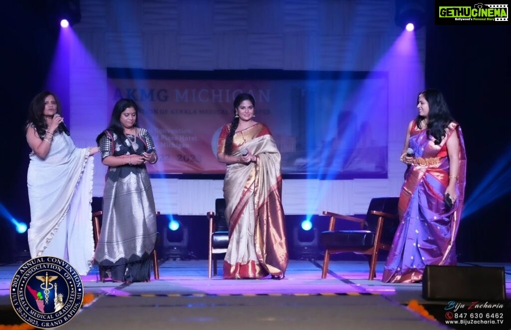 Asha Sharath Instagram - Back home now in kochi after performing at AKMG (Association of Kerala Medical Graduates) in Michigan - USA on the 23rd this week. On the 22nd was a special chat Q&A session with the AKMG delegates. Felt very happy to see our Kerala Malayalee doctors doing very well in USA.😊👍. Hats off to them. They have played their part in establishing our Kerala presence in USA and furthering our art and culture there. That the AKMG members participated in the program by way of a dance performance with me on stage is a proud reminder of the artistic talents amongst doctors. Art is one medium to bind people together and bring the warmth and closeness amongst us Malayalees in far away countries too. Specail thanks to AKMG USA team for having made this event a grand success 🙏🙏😍😍❤. @biju.zacharia