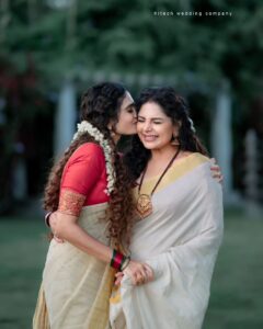 Asha Sharath Instagram - This Onam, I wish that the spirit of this auspicious festival stays with you in everything you do. Here's wishing you and you family a very happy Onam🌼

📷 @hi_techwedding_company