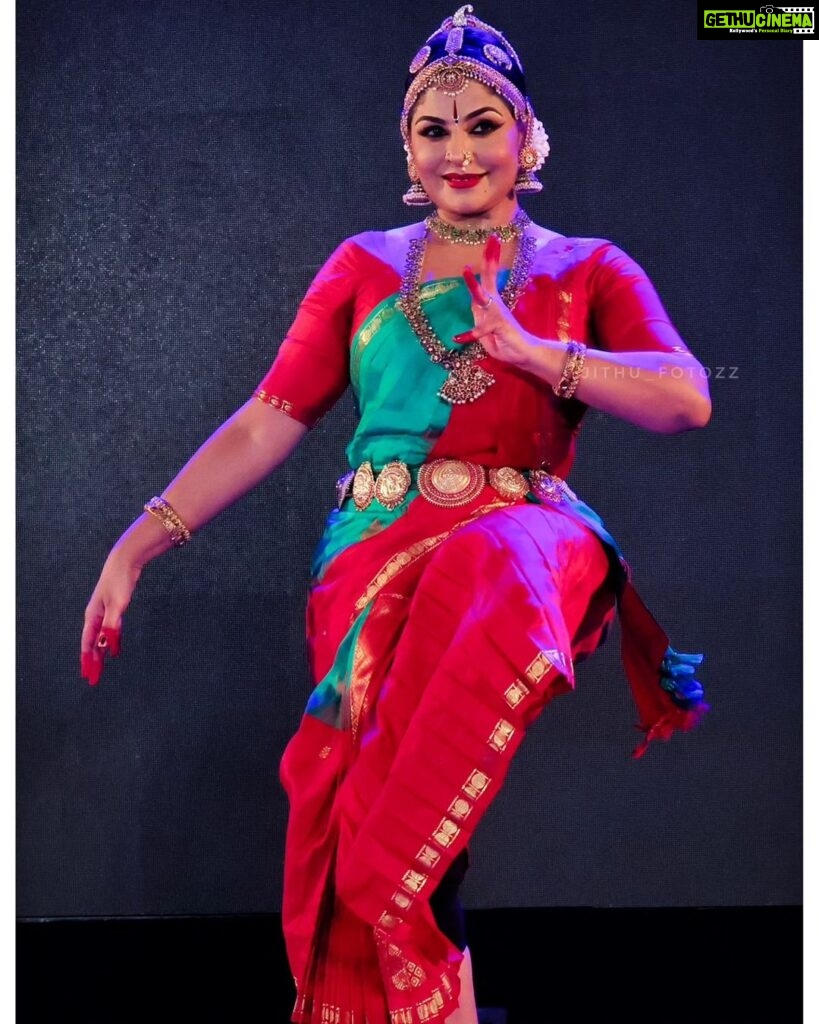 Asha Sharath Instagram - Some snaps from the Gowri National Cultural Festival...thank you so much for this wonderful stage🙏 Costume & Jewellery: @ashasharathcollections @jitheshennazhi