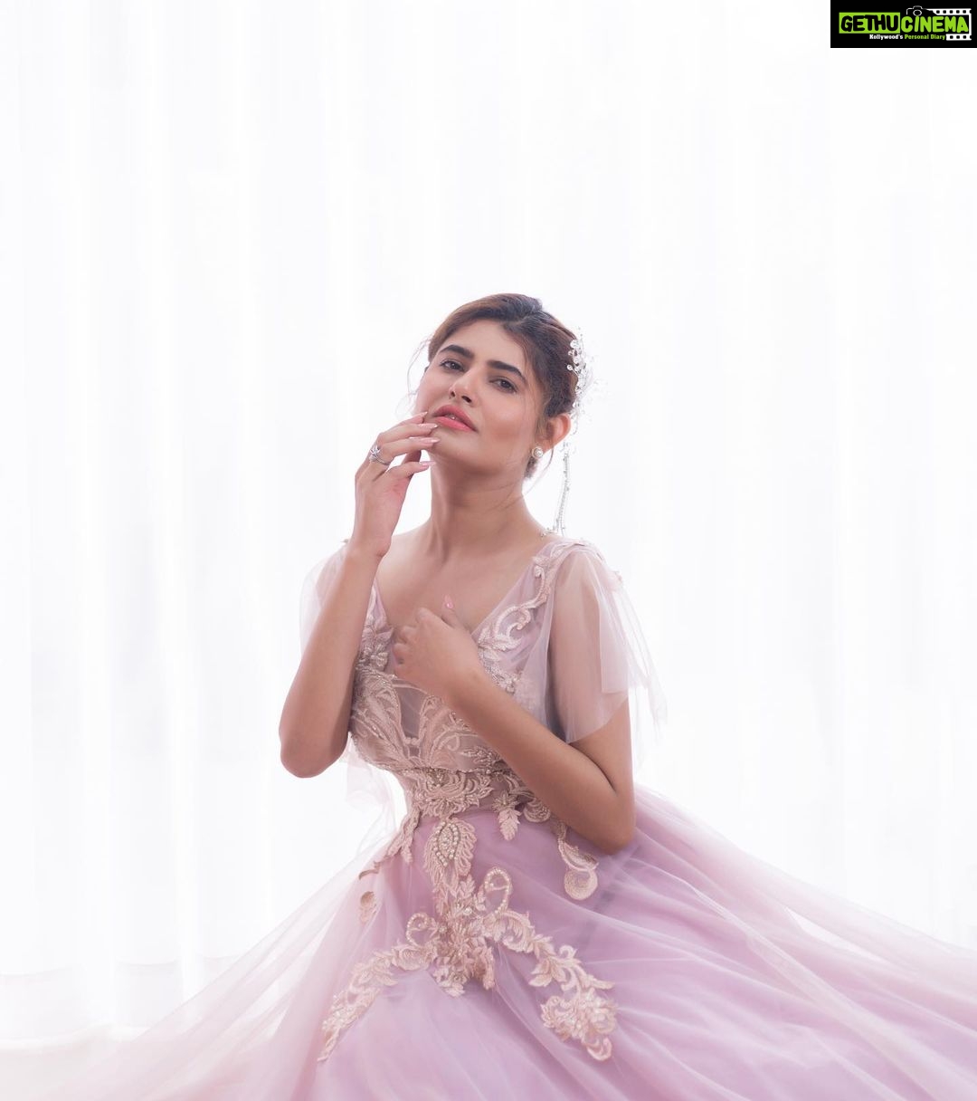 Ashima Narwal Instagram - Sensuality!! Some stories are better untold!! Love ❤️ Ashima . . . . #misssydney #missindia #misssydneyelegance #loveashima #ashima #ashimanarwal #ashimaxfam #ashimanarwalfans #disneyindia #hotstar #disneyprincesses #cinderellacosplay #pinkdresses #ashimanarwalhot #loveashima #pinkcinderella #chanelmakeup #beauty #reelindia #ig_sydney #fashioninfluencers #tollywood #tollywoodactress #influencersofinstagram #brigerton #cindrella #princesslove #mollywoodactress #bollywood Hyderabad