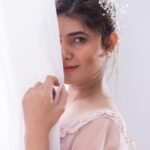 Ashima Narwal Instagram - Expressions is what define actors! A mastery of your expressions & emotions is what you need to be a great actor! Each picture has its own expression. Can you guess what they are? Love 💕 Ashima . . . . #misssydney #missindia #misssydneyelegance #loveashima #ashima #ashimanarwal #ashimaxfam #ashimanarwalfans #disneyindia #hotstar #disneyprincesses #cinderellacosplay #pinkdresses #ashimanarwalhot #loveashima #pinkcinderella #chanelmakeup #beauty #reelindia #ig_sydney #fashioninfluencers #tollywood #tollywoodactress #influencersofinstagram #brigerton #cindrella #princesslove #mollywoodactress #bollywood Hyderabad