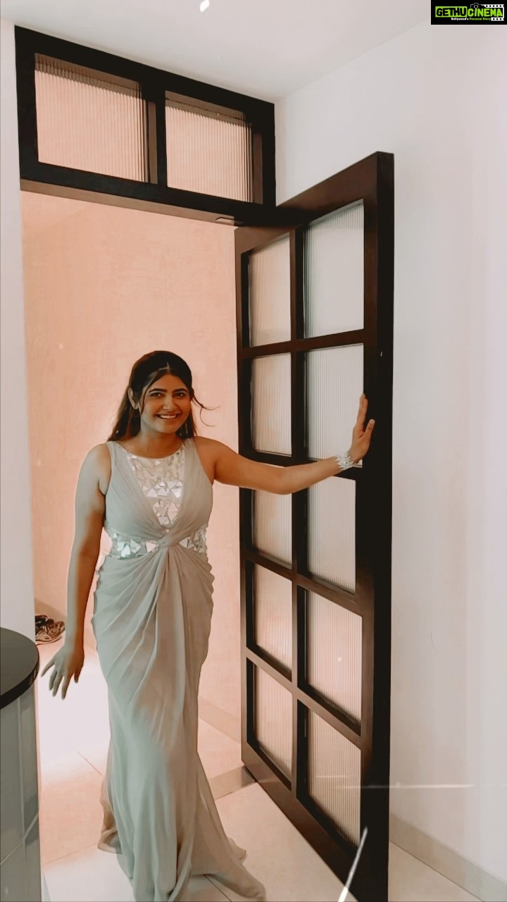 Ashima Narwal Instagram - The process of getting ready!! Choosing the dress! Doing your hair & makeup!! “To love oneself is the beginning of a lifelong romance.” — Oscar Wilde Love Ashima Vc @addiction_to_1.8f #ashima #ashimanarwal #gownspiration #ig_india #ig_hyderabad #ig_chennai #ig_delhi #ig_influencers #awardshow #tollywood #tollywoodactress #tollyactor