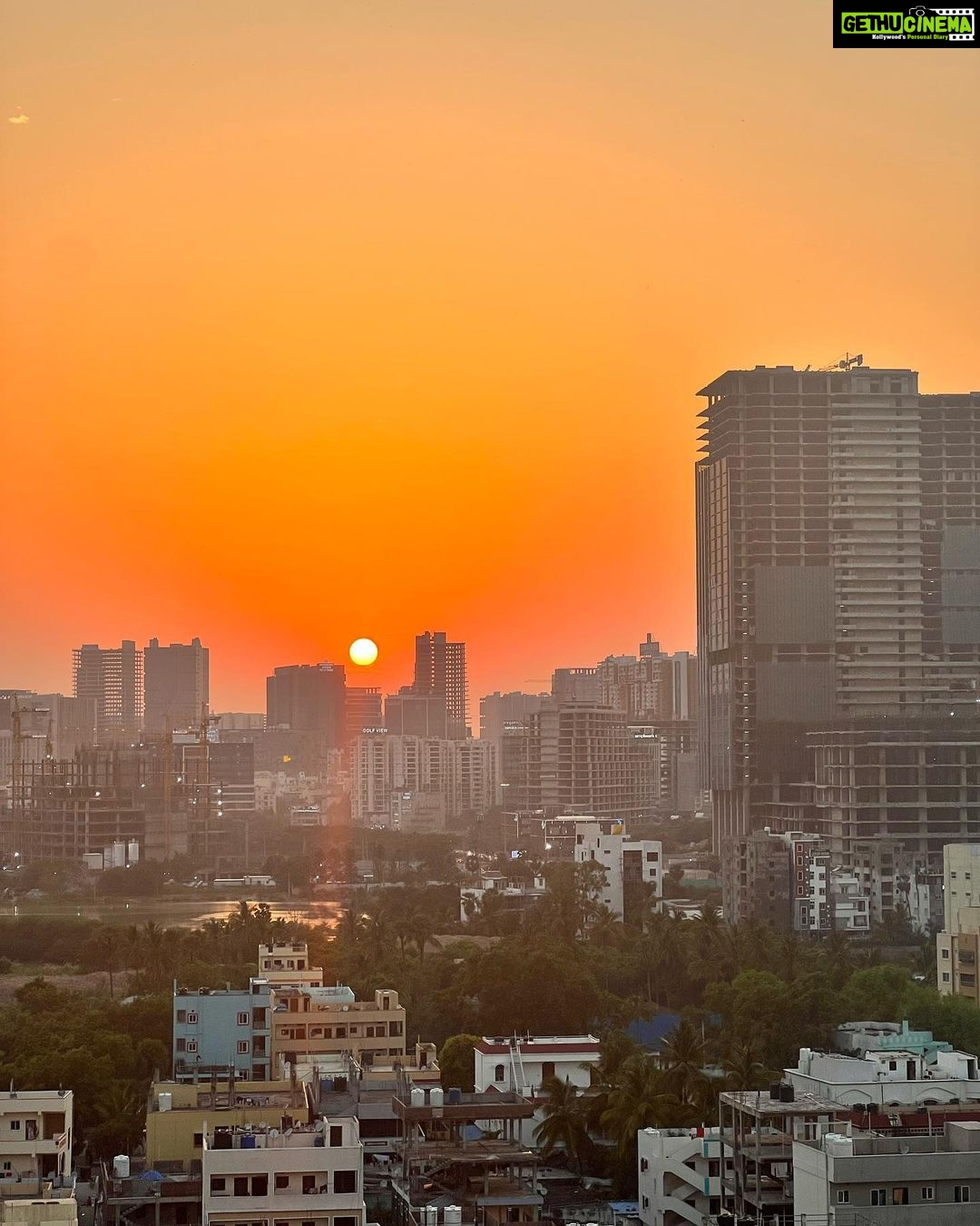 Ashima Narwal Instagram - Sunset in my city! Love Ash #ashima #ashimanarwal #tollywoodactress #tollywoodactor #travelreels #travelette #ig_india #ig_australia #ig_hyderabad #ig_chennai #ig_bangalore #ig_delhi #ig_india #ig_sydney #traveldiaries #letsgo
