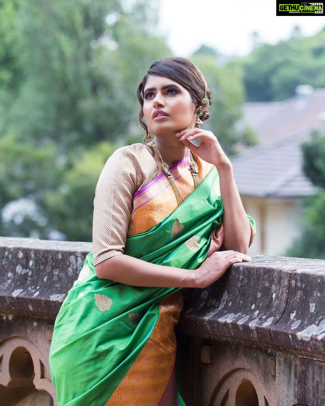Ashima Narwal Instagram - वो तेरे-मेरे इश्क़ का इक शायराना दौर सा था! Love Ashima #misssydneyaustralia #elegance #missindia #saree #sareeoftheday #ashima #ashimanarwal #tollywoodactresses #kollywoodqueen #goldenheroine #ig_sydney #ig_india #universityofsydney #ig_hyderabad #hyderabadsarees #chennaisarees Hyderabad