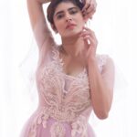 Ashima Narwal Instagram - Happy to unveil the actress and dear friend Ashima’s new look -U.R.J. @iamashimanarwal Mumbai - The City of Dreams