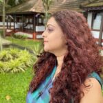 Aswathy Sreekanth Instagram - ഞാൻ എന്റെ ഭാഷയിലാണ് മിണ്ടിയത് നീ നിന്റെ ഭാഷയിലാണ് കേട്ടത് യുഗങ്ങൾക്കിപ്പുറത്തും നമ്മൾ അപരിചിതരായി തുടർന്നത് അങ്ങനെയാണ്! ❣️