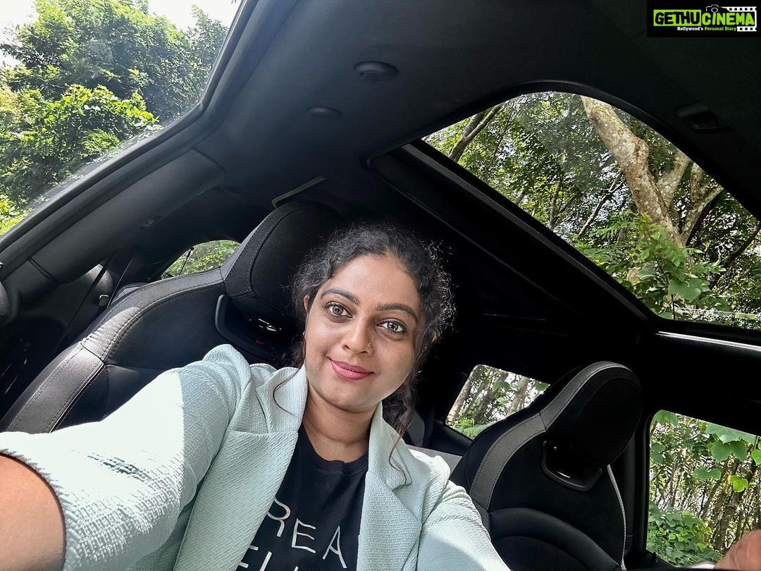 Aswathy Sreekanth Instagram - ആകാശപ്പച്ച 🌳