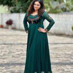 Aswathy Sreekanth Instagram - Graced in green 💚 @nooriyaonline_ 👗