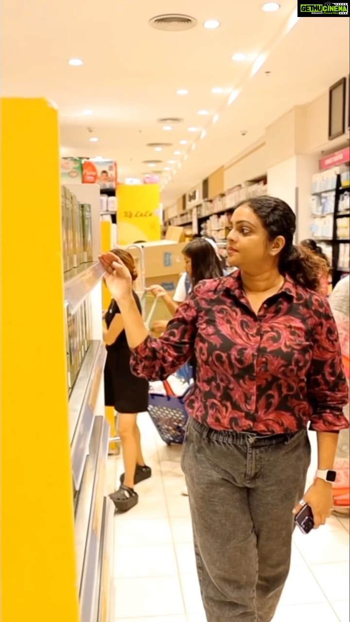Aswathy Sreekanth Instagram - Hello! Sharing with you guys my experience with the magic of Dabur Vatika Neelibhringa 21 Hair Growth Oil! which is clinically proven to grow new hair growth in just 2 months, this elixir also works wonders in combating hair fall and thinning. Your hair transformation awaits! Discover it today at your local @luluhyperkla. Don’t miss out, For Happy Hair! Trust @daburvatikahaircareindia #Daburvatika #Vatika #Neelibhringha21Oil #daburvatikahaircareindia #hairgrowth #newhairgrowth #ayurvedichaircare #haircaretip#lulumall