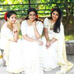 Aswathy Sreekanth Instagram - Everything looks better when you are with friends 🥰 #onamvibes #mytribe