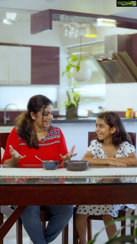Aswathy Sreekanth Instagram - Infuse every meal with the essence of mother’s love as you opt for @aashirvaadsvastighee ‘s new ‘Refill Super Saver Pack’. Celebrate this Onam season with the trusted choice for your little one. ഓണത്തിന്റെ മാധുര്യം ആശിർവാദ് സ്വസ്തി നെയ്യിലൂടെ ജീവിതത്തിൽ സന്തോഷവും സമൃദ്ധിയും നിറയട്ടെ. This Onam🌸, just Cut, Pour and Save💰! #RefillSuperSaverPack #Aashirvaad #AashirvaadSvastiGhee #AromaOfLove #AromaOfMothersLove #cowghee #ghee #Onam23
