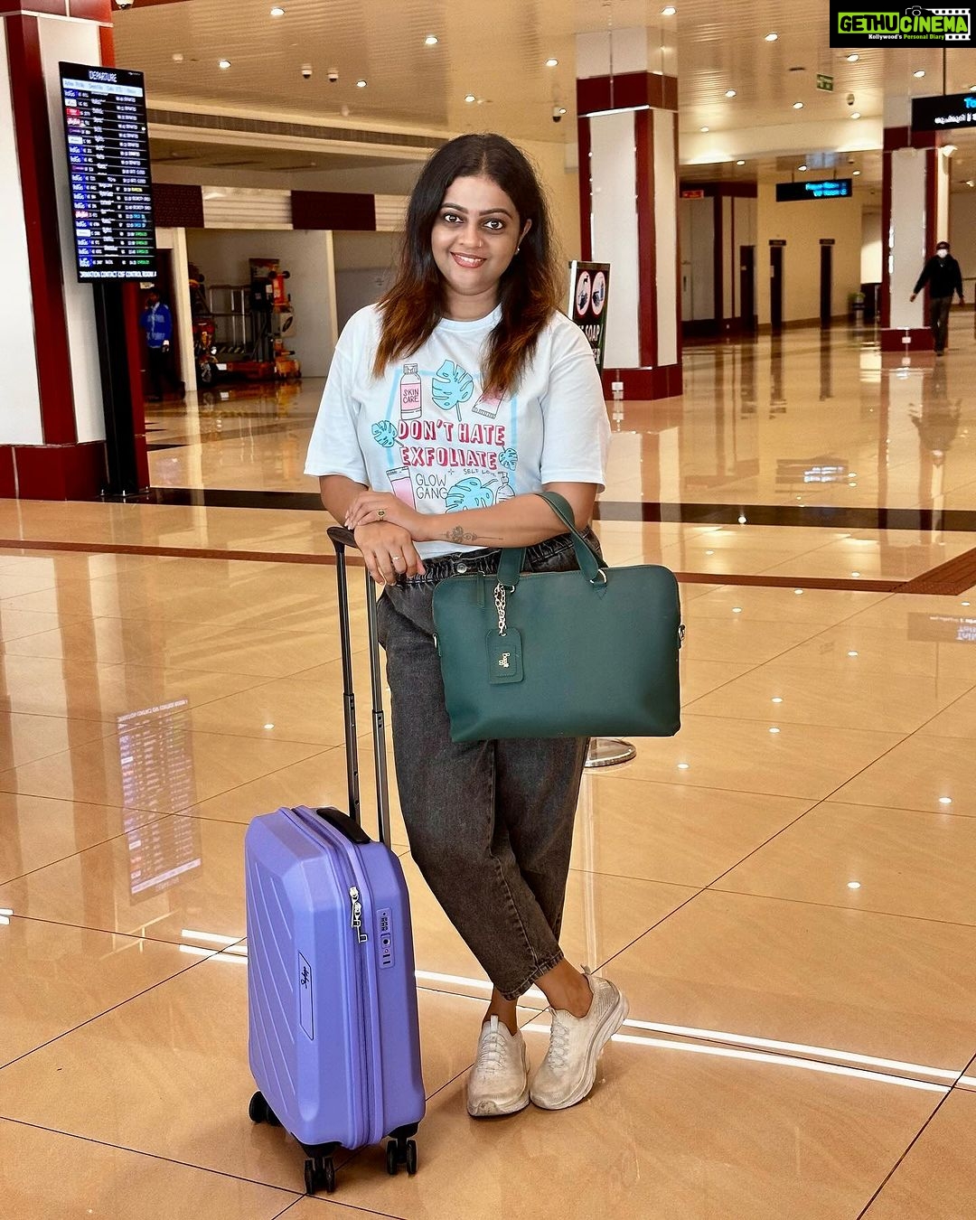 Aswathy Sreekanth Instagram - Okay bye 👋😁