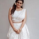 Aswathy Sreekanth Instagram - You glow differently when you start loving yourself 🤍 MUA @mukeshmuralimakeover Jewels @adorebypriyanka & @priya_anokhi_ Dress @episode_c_cube__ Styling @styledbysavu 📷 @nithin_c_nandakumar