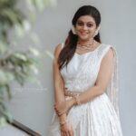 Aswathy Sreekanth Instagram - You glow differently when you start loving yourself 🤍 MUA @mukeshmuralimakeover Jewels @adorebypriyanka & @priya_anokhi_ Dress @episode_c_cube__ Styling @styledbysavu 📷 @nithin_c_nandakumar