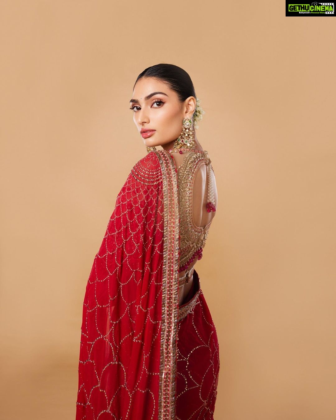 Athiya Shetty - 1.9 Million Likes - ♥️