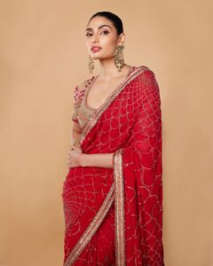 Athiya Shetty Instagram - ♥️
